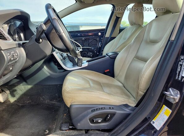 YV140MSM4H1359442 2017 VOLVO V60 Blue Вид салону спереду