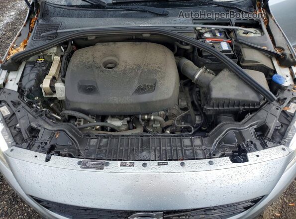 YV140MTL2H2431786 2017 VOLVO S60 Silver Widok wnętrza z tyłu