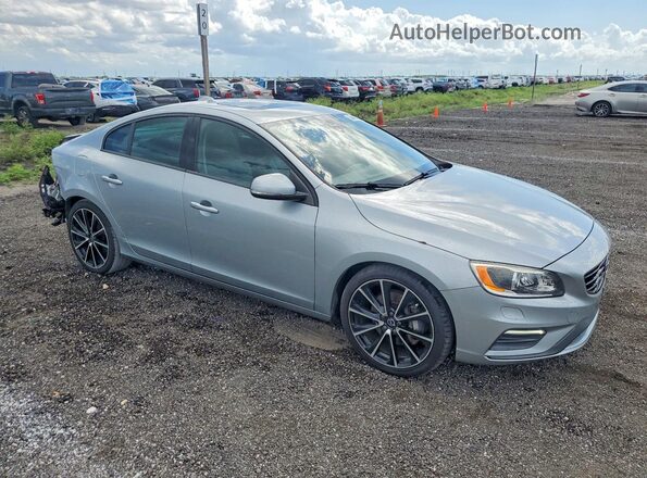 YV140MTL2H2431786 2017 VOLVO S60 Silver Przód prawy