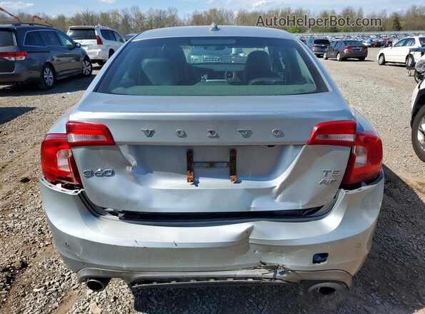 YV140MTLXH2428540 2017 VOLVO S60 Silver Rear view
