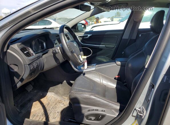 YV140MTLXH2428540 2017 VOLVO S60 Silver Front interior view