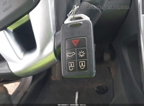 YV140MTLXH2437450 2017 VOLVO S60 Черный Вид панели приборов