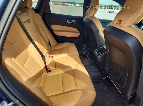 YV4062RL2N1049982 2022 VOLVO XC60 Синий Вид задней части салона