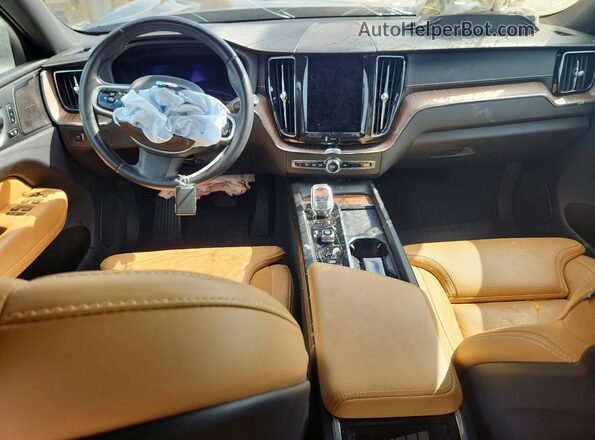 YV4062RL2N1049982 2022 VOLVO XC60 Синий Вид панели приборов