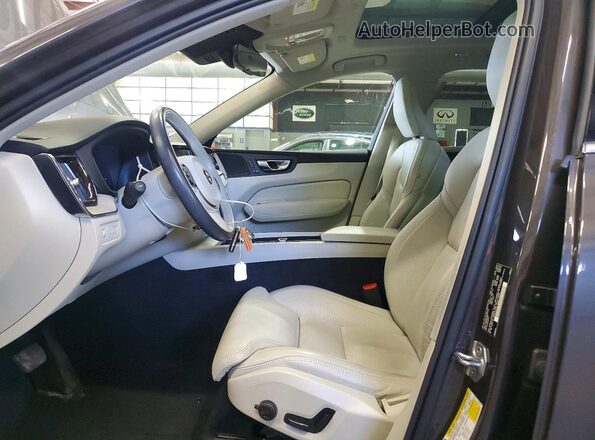 YV4062RL9N1900997 2022 VOLVO XC60 Brown Widok wnętrza z przodu