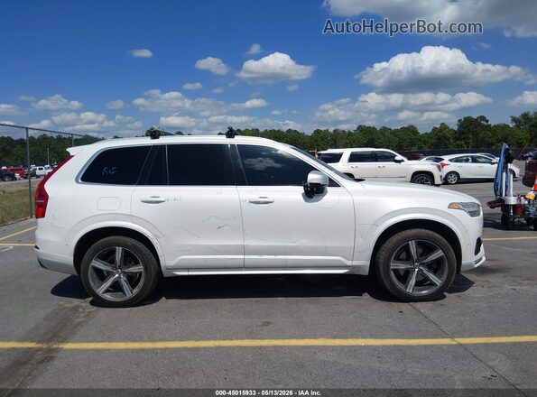 YV4102KM6H1147796 2017 VOLVO XC90 White Widok wnętrza z tyłu
