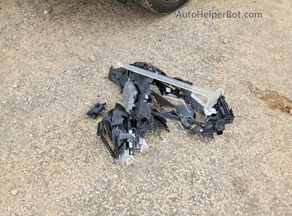 YV4102RL0L1571769 2020 VOLVO XC60 Gray Vista del compartimento del motor