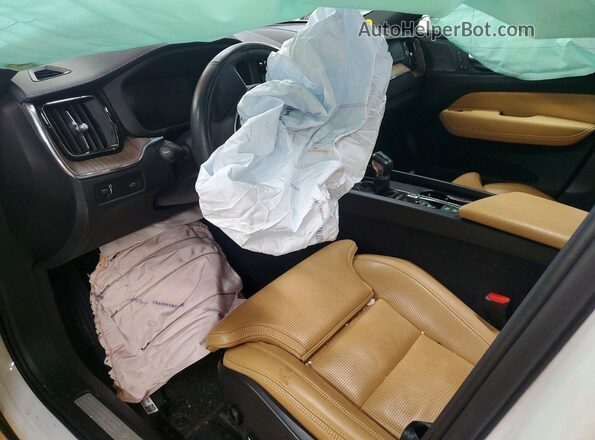 YV4102RL1M1886372 2021 VOLVO XC60 White Вид панелі приладів