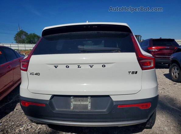 YV4162UK0L2176675 2020 VOLVO XC40 White Вид ззаду