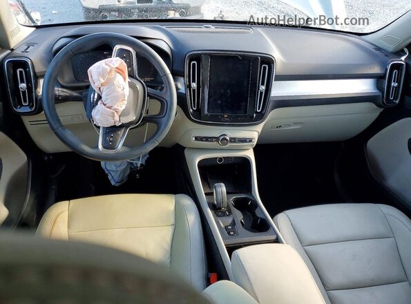 YV4162UK2K2127203 2019 VOLVO XC40 Gray Vista del salpicadero