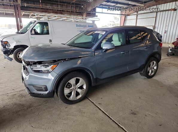YV4162UK8M2409381 2021 VOLVO XC40 Gray Front left
