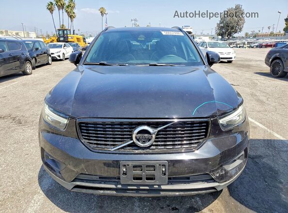 YV4162UM0M2449245 2021 VOLVO XC40 Черный Вид спереди