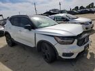 2019 Volvo Xc40 T5 R-design White vin: YV4162UM2K2130331