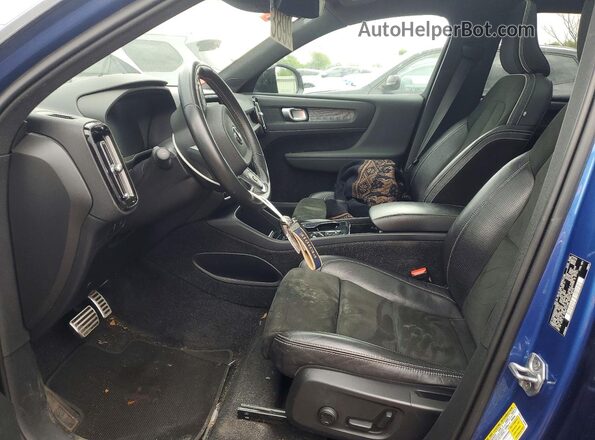 YV4162UM7M2465605 2021 VOLVO XC40 Blue Vista interior delantera