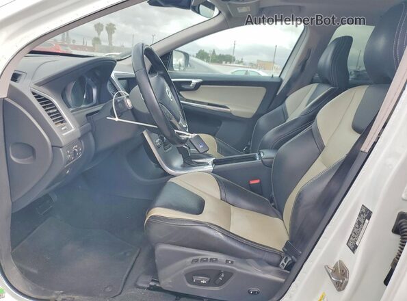 YV449MRR6H2128837 2017 VOLVO XC60 White Vista interior delantera