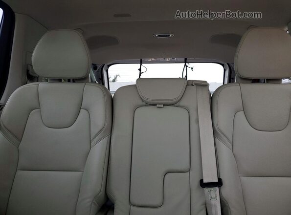 YV4A22PK2J1367041 2018 VOLVO XC90 Белый Вид задних сидений