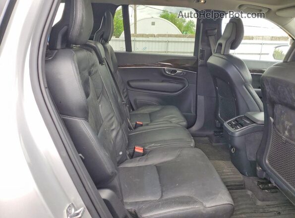 YV4A22PK5H1128173 2017 VOLVO XC90 Silver Widok komory silnika