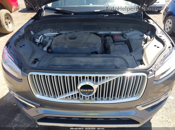 YV4A22PL1G1002030 2016 VOLVO XC90 Silver Widok z przodu