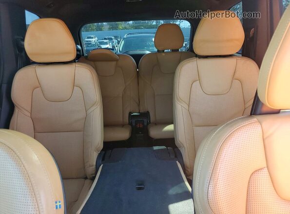 YV4A22PL2H1106687 2017 VOLVO XC90 Black Widok tylnych siedzeń