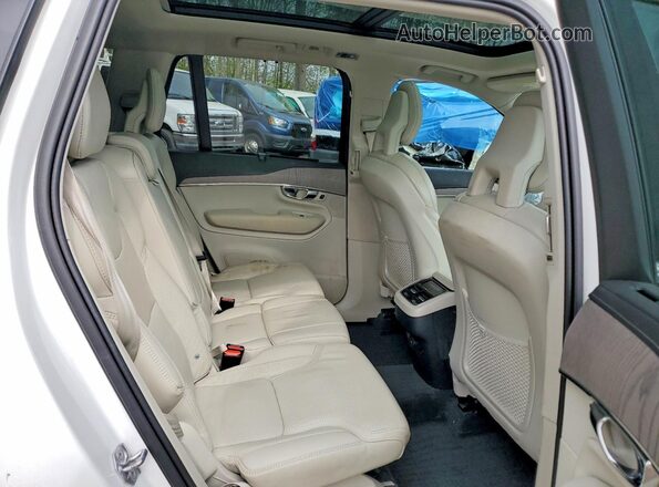 YV4A22PL4M1675664 2021 VOLVO XC90 White Вид задньої частини салону