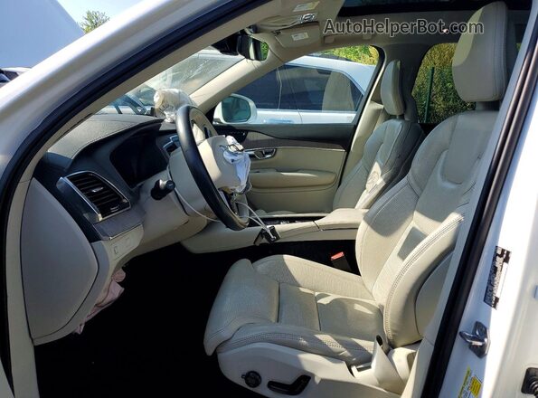YV4A22PL4M1675664 2021 VOLVO XC90 White Вид салону спереду