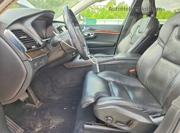 YV4A22PL8H1132288 2017 VOLVO XC90 Серебряный Вид салона спереди