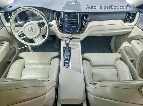 YV4A22RL9J1002247 2018 VOLVO XC60 Угольный Вид панели приборов
