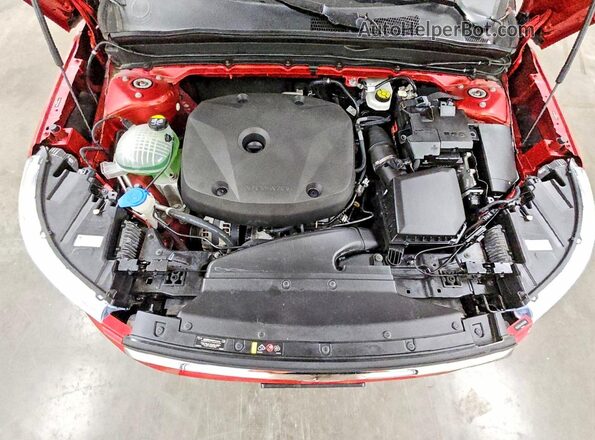 YV4AC2HK7M2590699 2021 VOLVO XC40 Red Engine compartment view