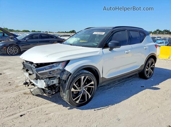 YV4AC2HM0L2172694 2020 VOLVO XC40 White Vista tres cuartos delantera izquierda