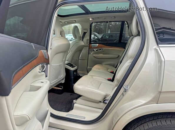 YV4BC0PL9G1048520 2016 VOLVO XC90 Золотой Вид панели приборов