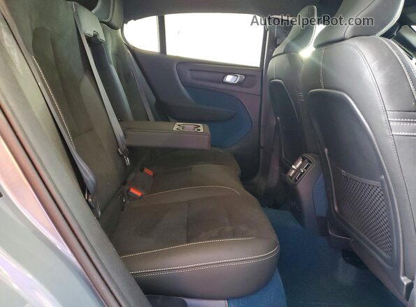 YV4ED3GM2P2028401 2023 VOLVO C40 Серебряный Вид задней части салона