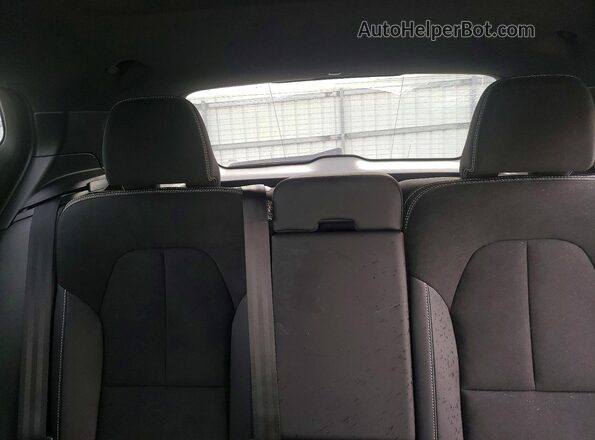 YV4ED3UM6P2082188 2023 VOLVO XC40 White Widok tylnych siedzeń