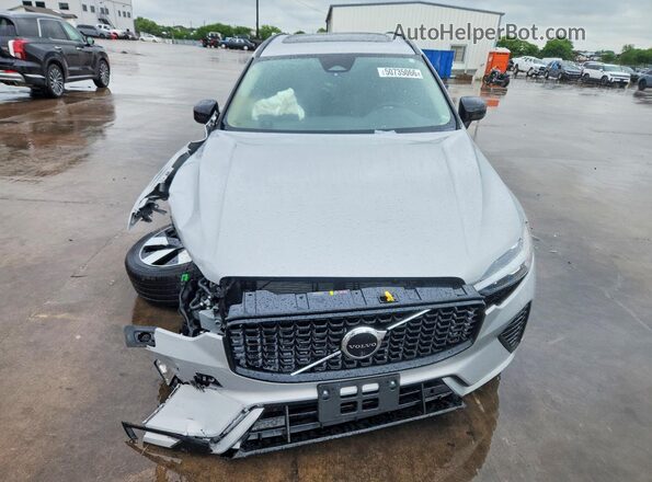 YV4H60DL1R1872357 2024 VOLVO XC60 Silver Вид спереду