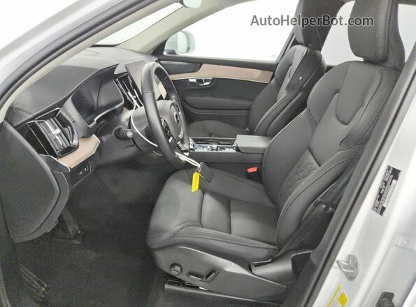 YV4H60PB9S1377669 2025 VOLVO XC90 Белый Вид салона спереди