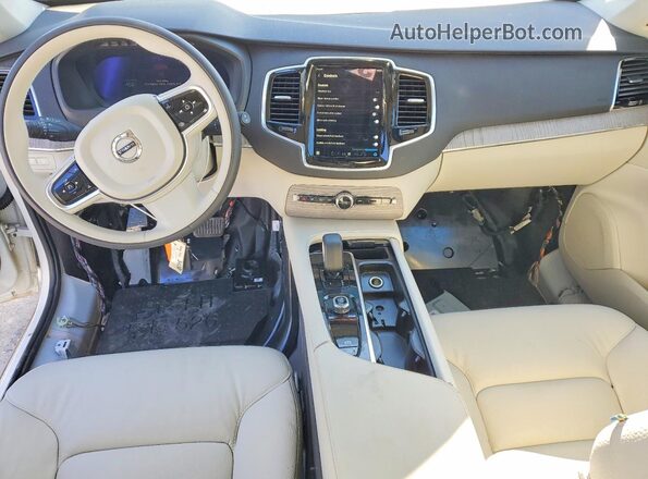YV4H60PE2S1331658 2025 VOLVO XC90 Белый Вид панели приборов