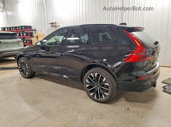 YV4H60RM1T1414987 2026 VOLVO XC60 Черный Задняя левая четверть