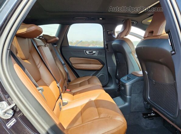 YV4H60RM4S1101995 2025 VOLVO XC60 Черный Вид задней части салона