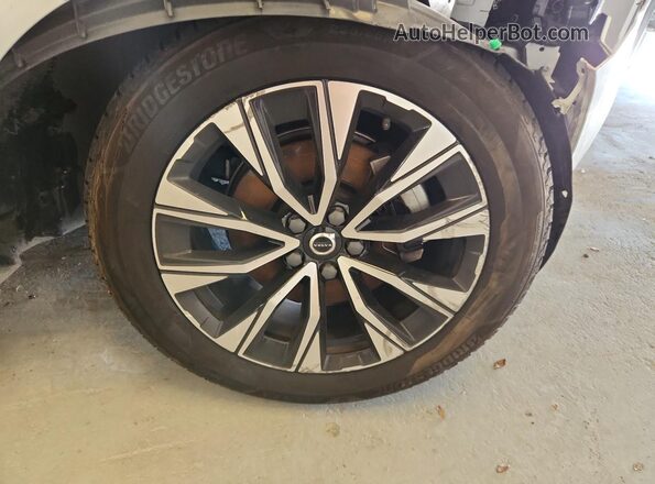 YV4L12RE3P1265923 2023 VOLVO XC60 White 