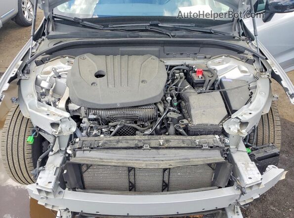 YV4L12RK8R1933935 2024 VOLVO XC60 Silver Vista del compartimento del motor