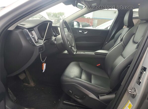 YV4L12RK8R1933935 2024 VOLVO XC60 Silver Vista interior delantera