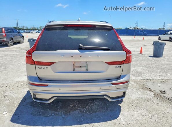 YV4L12RL0R1933551 2024 VOLVO XC60 Бежевый Вид сзади