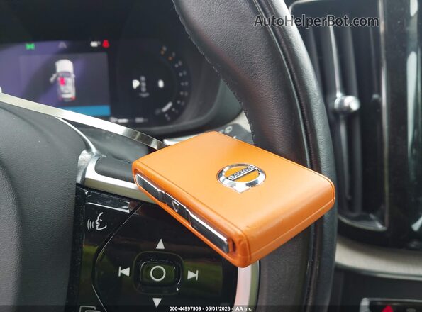 YV4L12RL3N1088723 2022 VOLVO XC60 Серый Вид панели приборов