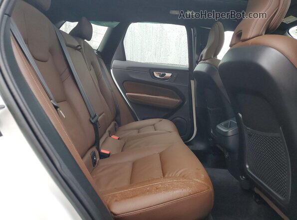 YV4L12RN4P1336210 2023 VOLVO XC60 White Вид задньої частини салону