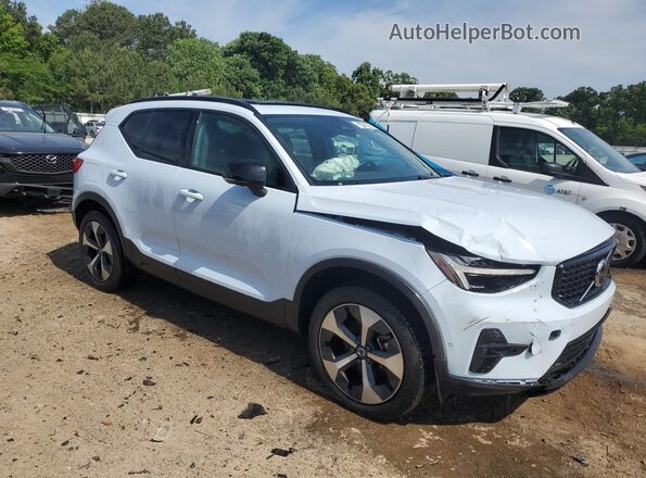 YV4L12UC1T2750250 2026 VOLVO XC40 Gray 