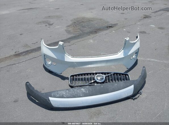 YV4L12UJ6S2582568 2025 VOLVO XC40 White Вид щитка приладів