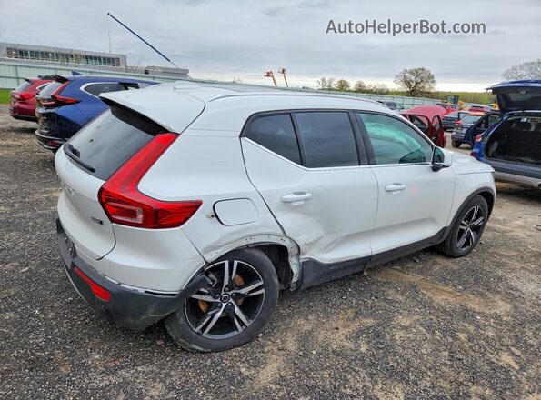 YV4L12UK5R2240175 2024 VOLVO XC40 White Задня права чверть