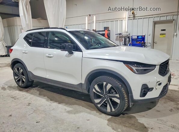 YV4L12UL6R2355358 2024 VOLVO XC40 White Przód prawy