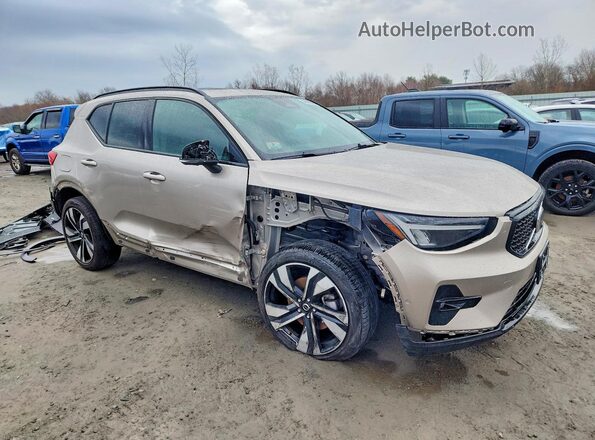 YV4L12UW2P2088906 2023 VOLVO XC40 Кремовый Передняя правая четверть