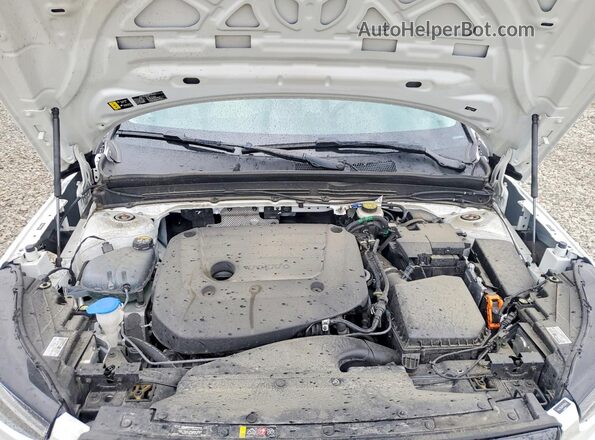 YV4L12UWXP2103426 2023 VOLVO XC40 White Engine compartment view