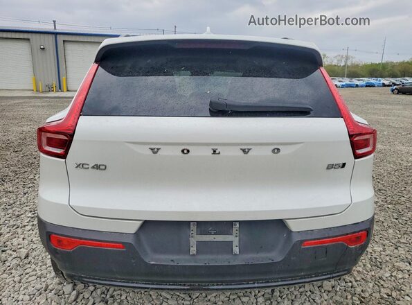 YV4L12UWXP2103426 2023 VOLVO XC40 White Rear view